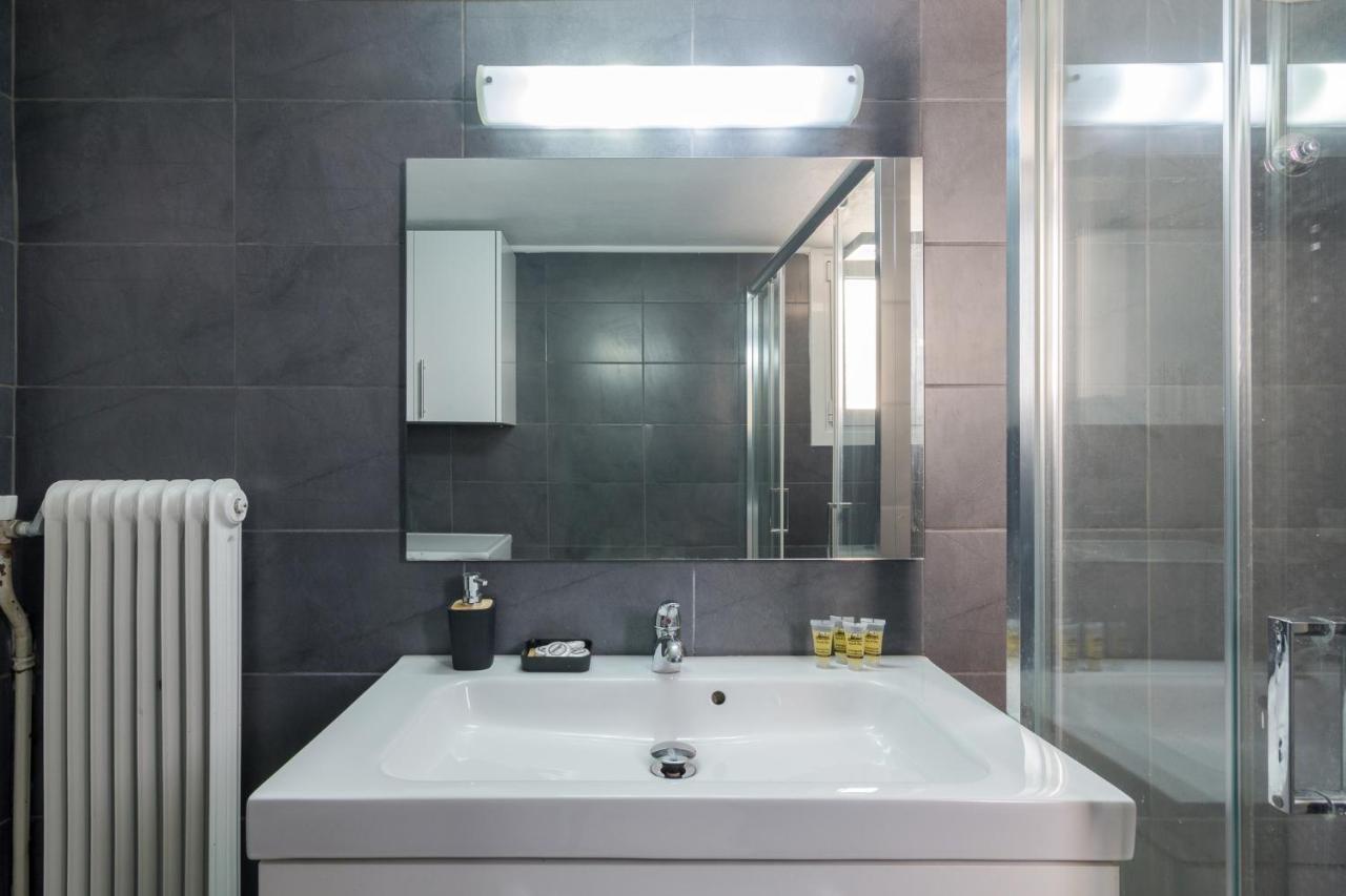 Spacious And Modern Flat For 4