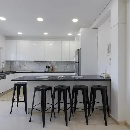Spacious And Modern Flat For 4 Athens Exterior photo