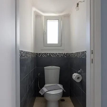 Spacious And Modern Flat For 4 Athens Exterior photo