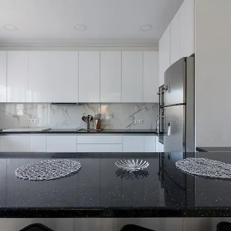 Spacious And Modern Flat For 4 Athens Exterior photo