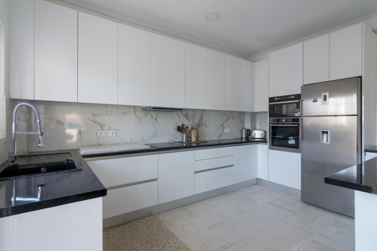Spacious And Modern Flat For 4 Apartment *
