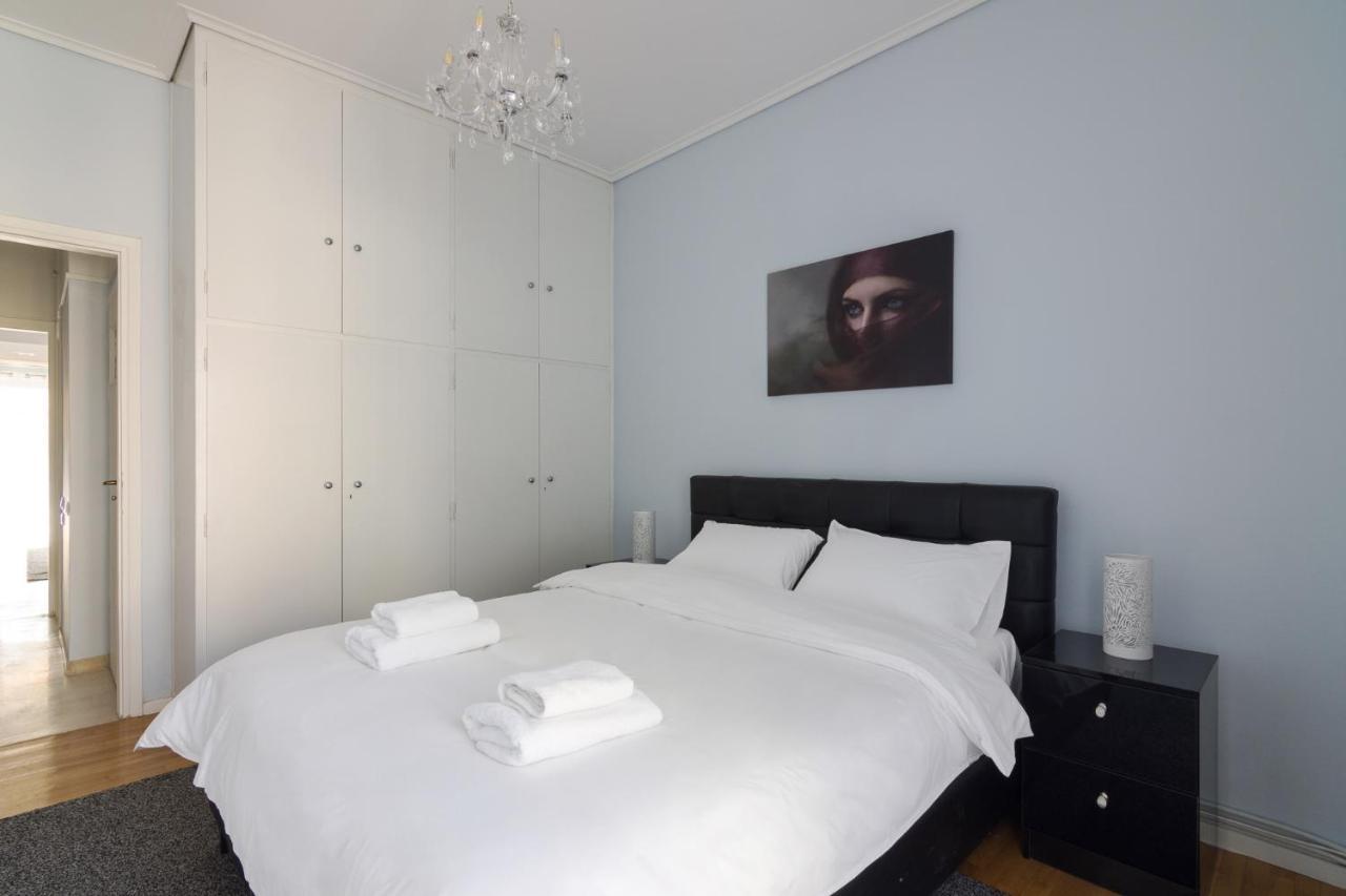 Spacious And Modern Flat For 4 *